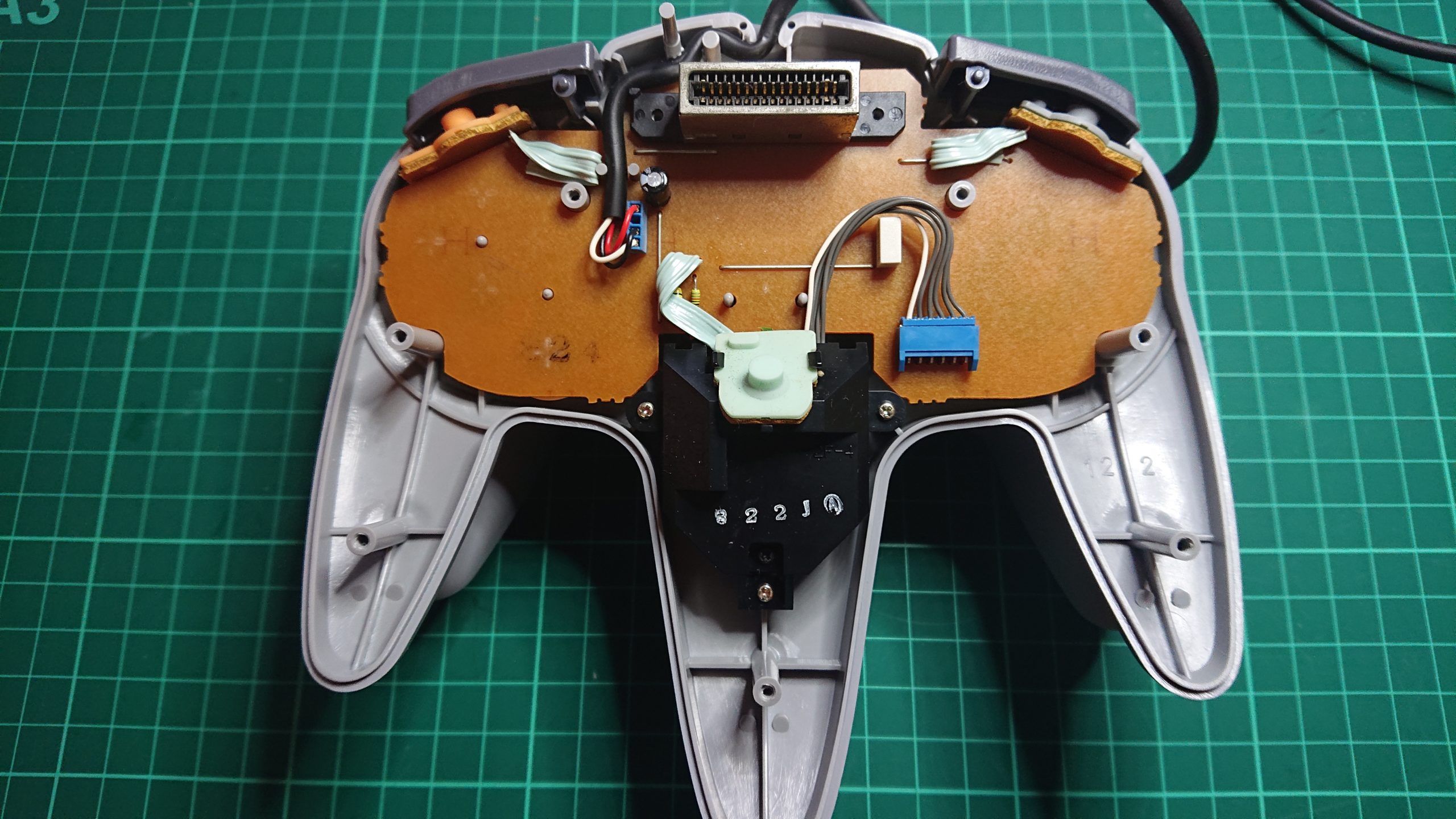 Réparation du stick analogique d'une manette Nintendo 64 - Slimart